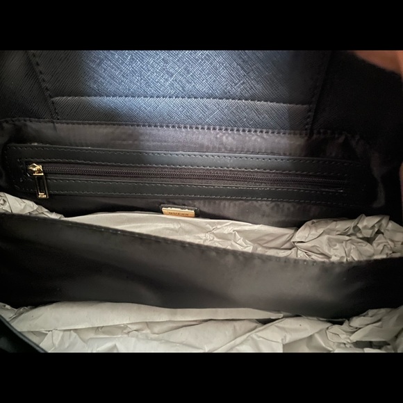 NWT Guess black purse - Picture 5 of 6